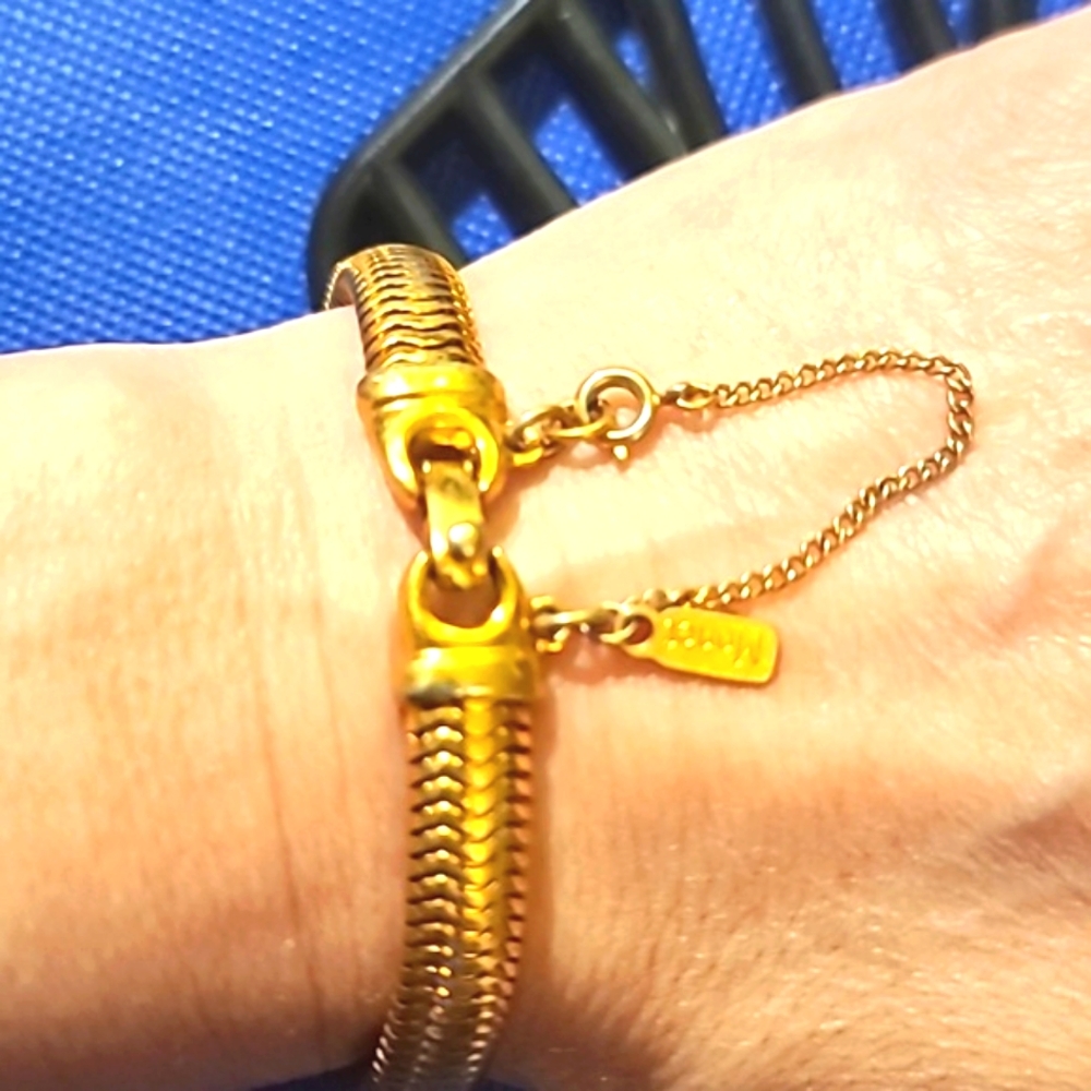 Monet GOLD Vintage Snake Chain Bracelet Designer Hinged Closure plus Chain S-M